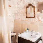 Trulli Beauty Romantic Alcova Con Piscina Holiday home Locorotondo